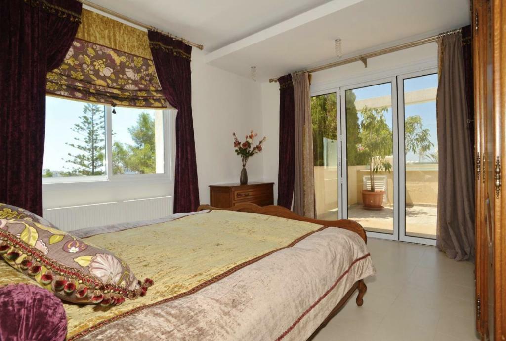Ferienwohnung Huge Penthouse With Private Pool Paphos Exterior foto