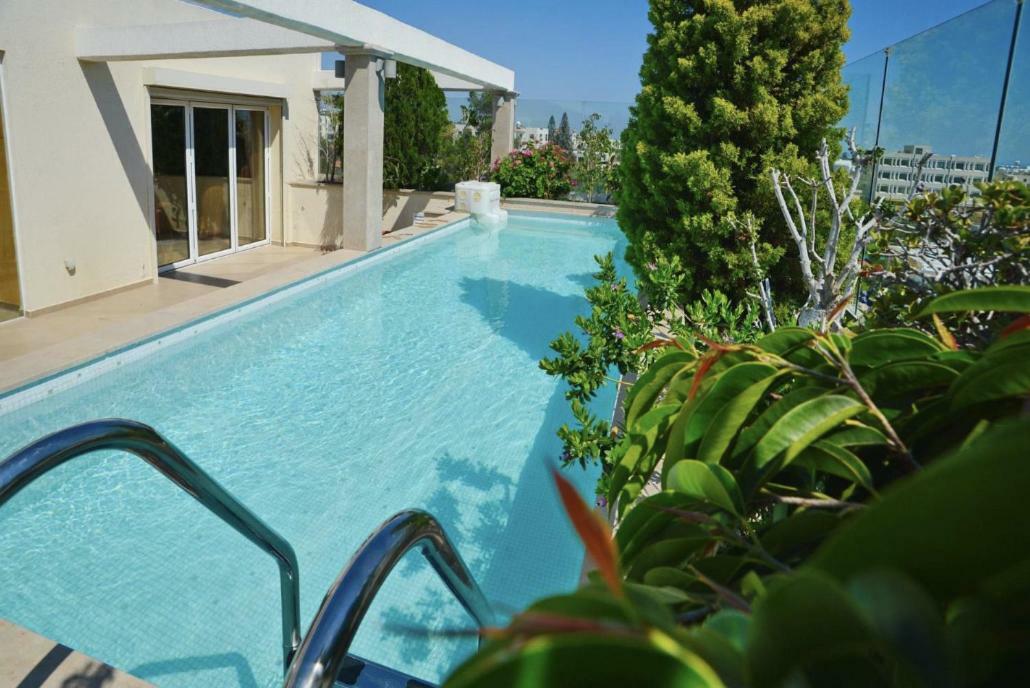 Ferienwohnung Huge Penthouse With Private Pool Paphos Exterior foto